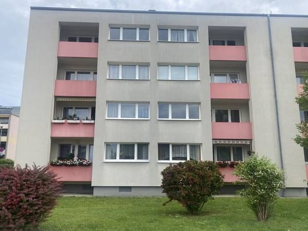 Immobilie in St. Pölten - PROVISIONSFREI! HELLE, GUT GESCHNITTENE 3-ZIMMER WOHNUNG, ZENTRAL BEGEHBAR MIT LOGGIA IM SÜDLICHEN ST. PÖLTEN! - Bild 1