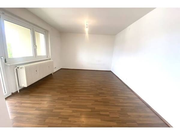 Immobilie in St. Pölten - PROVISIONSFREI! HELLE, GUT GESCHNITTENE 3-ZIMMER WOHNUNG, ZENTRAL BEGEHBAR MIT LOGGIA IM SÜDLICHEN ST. PÖLTEN! - Bild 3