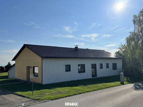 Immobilie in St. Agatha - Einfamilienhaus mit großem Garten im Herzen von St. Agatha – teilsaniert - Bild 2