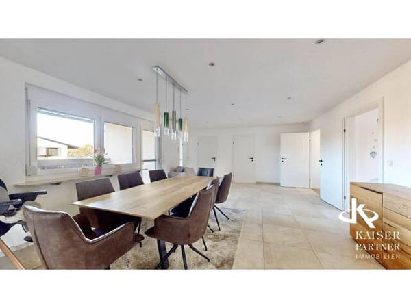 Immobilie in Sarasdorf - Geräumiges Familienhaus mit 3 Einheiten! Neurenovierte, moderne Wohnung, Büro, Einliegerwohnung, Garagen, Halle! - Bild 1
