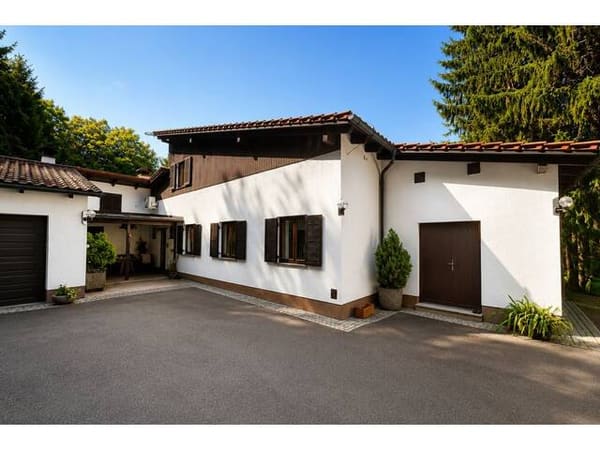 Immobilie in Pilgersdorf - Großzügiges Luxus - Traumhaus in Pilgersdorf - Schwimmteich - Eigene Privatstraße - Bild 4