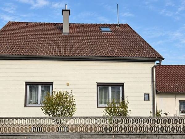 Immobilie in Neunkirchen - Charmantes Einfamilienhaus mit wunderschönen Garten in Neunkirchen - Kattinger AU - Bild 2