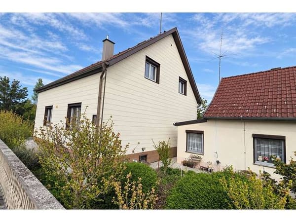 Immobilie in Neunkirchen - Charmantes Einfamilienhaus mit wunderschönen Garten in Neunkirchen - Kattinger AU - Bild 4