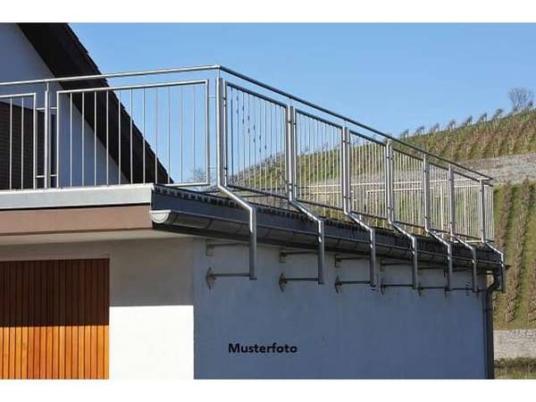 Immobilie in Micheldorf - Großzügiges Einfamilienhaus mit vielseitigen Nutzungsmöglichkeiten - Bild 0