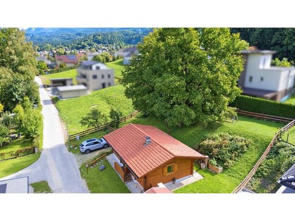 Immobilie in Finkenstein - Sonnberg - Ruheoase mit Bergblick: Blockhaus auf 660m² Bauland in Finkenstein am Faaker See - Bild 1