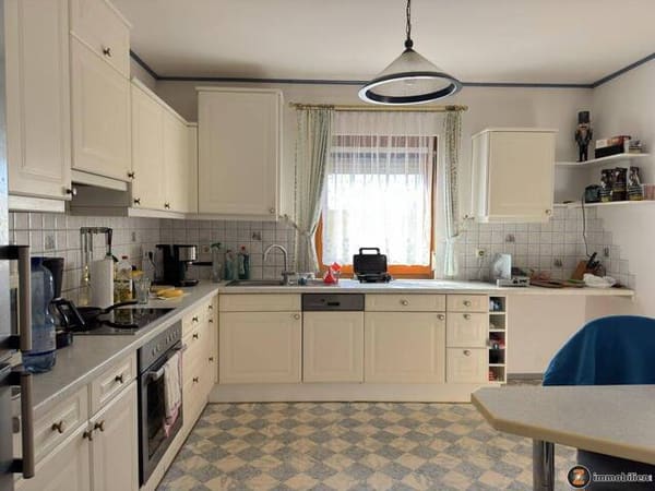 Immobilie in Weiden bei Rechnitz - Unterkellertes Einfamilienhaus mit Doppelgarage auf großem Grund (ca. 1 ha) - Bild 2