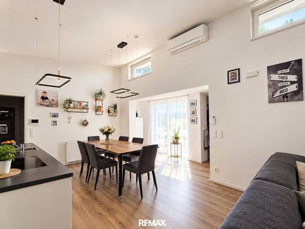 Immobilie in Hunnenbrunn - Attraktive Wohnung mit Dachterrasse & gemeinschaftlichem Privatgarten mit Pool - Bild 0