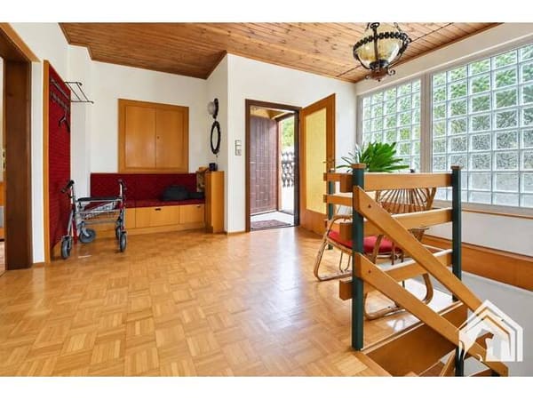 Immobilie in Glanegg - Ein Zuhause mit Charakter: Einfamilienhaus mit Garten in Hanglage und Bick ins Grüne - Bild 3