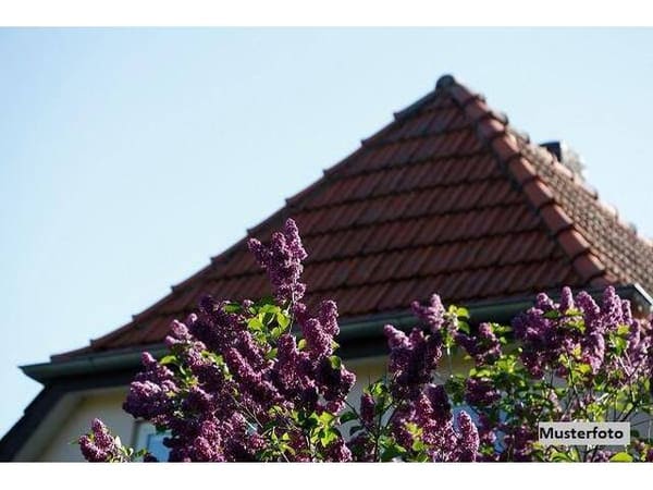 Immobilie in Bad Gleichenberg - Charmantes Einfamilienhaus mit großzügigen Nebengebäudeflächen - Bild 0