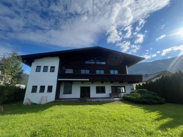 Immobilie in Kirchdorf in Tirol - Haus mit zwei Wohnungen und Geschäftsfläche am Zentrumsrand von Kirchdorf in Tirol - Bild 1