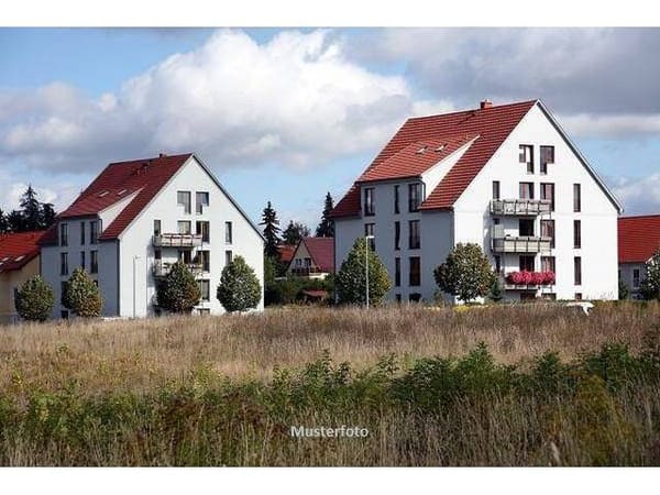 Immobilie in Oberndorf in Tirol - Viel Platz für zwei Generationen – 2-Familienhaus mit Garage - Bild 0