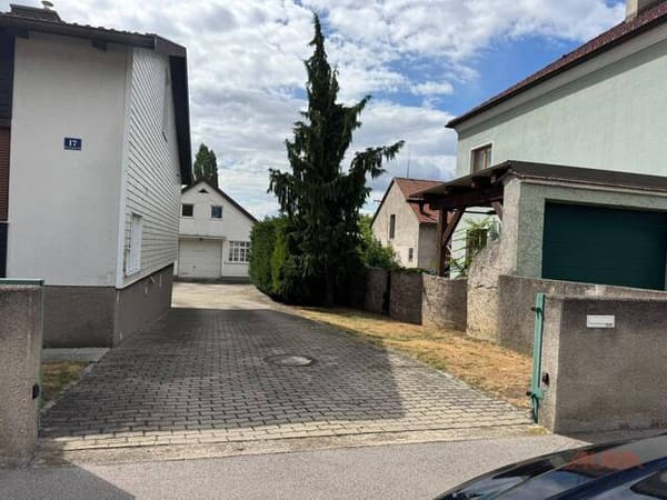 Immobilie in Leobersdorf - Einfamilienhaus mit großem Grundstück und vielseitigem Nebengebäude in Leobersdorf - Bild 2