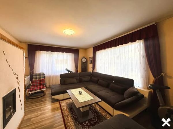 Immobilie in Enzenreith - Ruhe, Raum und Weitblick: Einfamilienhaus mit großem Garten und Weitblick! - Bild 1
