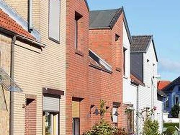 Immobilie in Gänserndorf - Moderne Doppelhaushälfte aus 2022 mit Garten, Terrasse & Doppel-Carport - Bild 0