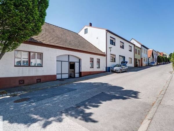 Immobilie in Mörbisch am See - Familienhaus mit Werkstatt - Platz für Ihre Familie und Ihre Leidenschaft - Bild 0