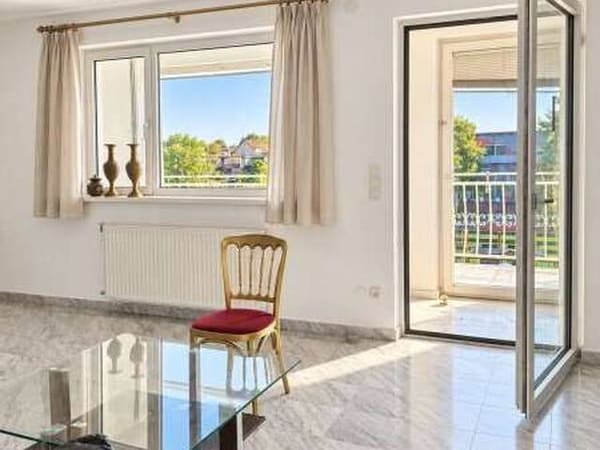Immobilie in Groß-Enzersdorf - EINFAMILIENHAUS DIREKT AM WASSER | EIGENGRUND | ca. 101 m² Fläche | Eigener Garten | Renovierungsbedürftig | Großes Potenzial - Bild 4