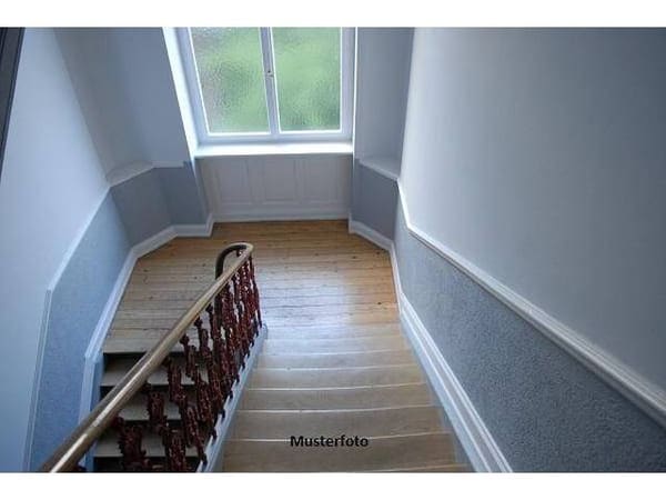 Immobilie in Hallein - Familienfreundliche 4-Zimmer-Wohnung mit 96 m², Balkon & Lift - Bild 0