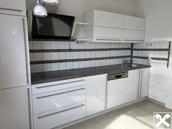 Immobilie in Villach - 4-Zimmer-Eigentumswohnung mit Loggia - Wohnkomfort in attraktiver Stadtlage - Bild 1