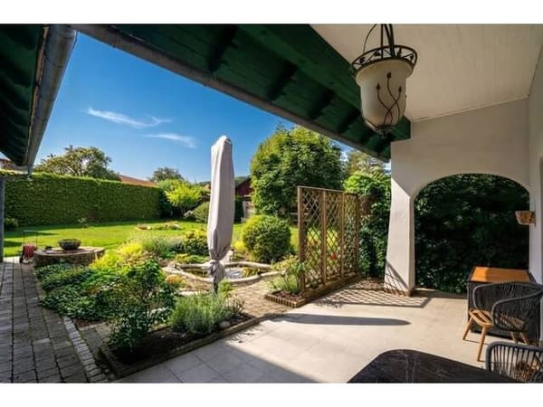Immobilie in Wolfsgraben - Sommer im eigenen Garten mit Pool, Kaminfeuer im Winter - ein Haus fürs ganze Jahr - Bild 4