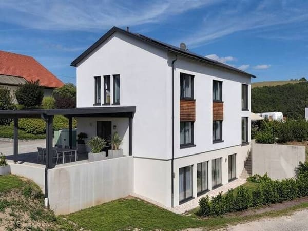 Immobilie in Diersbach - Ein Haus, das den Blick hebt - Bild 1