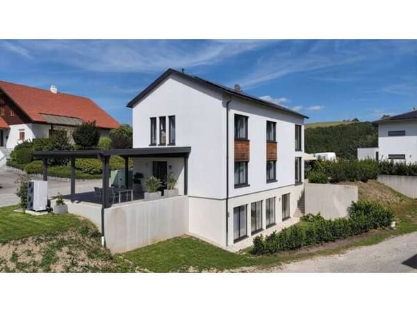 Immobilie in Diersbach - Ein Haus, das den Blick hebt - Bild 1