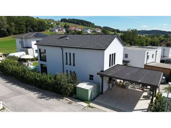 Immobilie in Diersbach - Ein Haus, das den Blick hebt - Bild 2