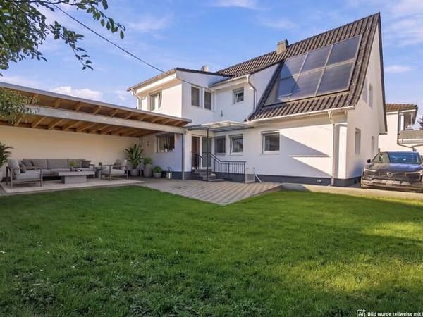 Immobilie in Lauterach - Lauterach: 8,5-Zimmer-Mehrfamilienhaus mit Vollunterkellerung und vielen weiteren Highlights in begehrter Lage! - Bild 0