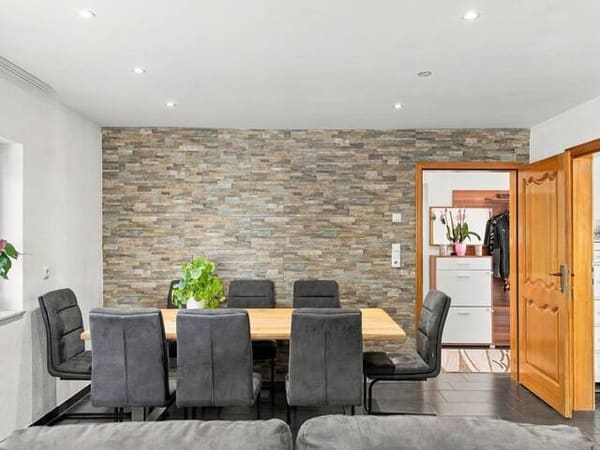 Immobilie in Lauterach - Lauterach: 8,5-Zimmer-Mehrfamilienhaus mit Vollunterkellerung und vielen weiteren Highlights in begehrter Lage! - Bild 2