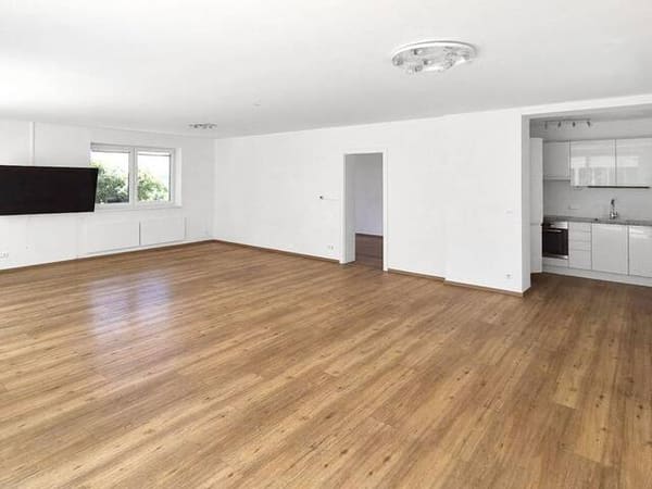 Immobilie in Würnitz - Einfamilienhaus ca. 227 m² auf 849 m² Grund - Wintergarten, Sauna, 2 Bäder - 30 Min. nach Wien - Bild 2