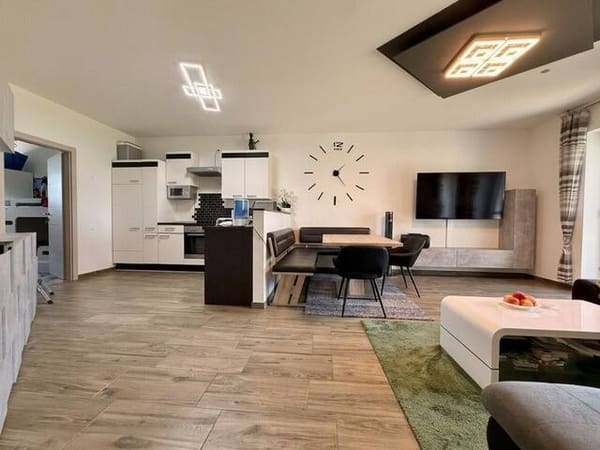 Immobilie in Ebenthal - 3-Zimmer-Garten-Paradies - Überdachte Terrasse und Pool! - Bild 2