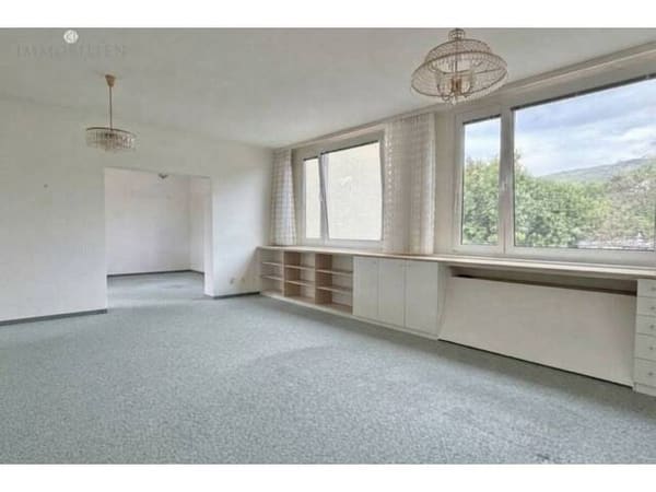 Immobilie in Bad Vöslau - Ruhig wohnen mit Grünblick: 3,5-Zimmer-Wohnung mit Loggia & eigener Garage in Bad Vöslau - Bild 3