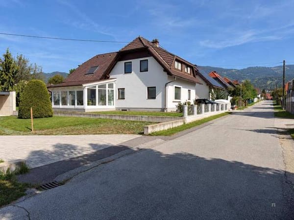 Immobilie in Aichberg / St. Stefan - Ein Haus, zwei Generationen: 176 m² mit Garten & Wintergarten in St. Stefan - Bild 1