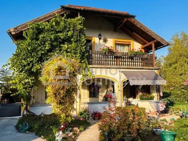 Immobilie in Niederabsdorf - Liebe auf den ersten Blick! Großzügiges Einfamilienhaus in Niederabsdorf mit Pool, Balkon, Terrasse & Carport! - Bild 0