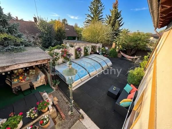 Immobilie in Niederabsdorf - Liebe auf den ersten Blick! Großzügiges Einfamilienhaus in Niederabsdorf mit Pool, Balkon, Terrasse & Carport! - Bild 1