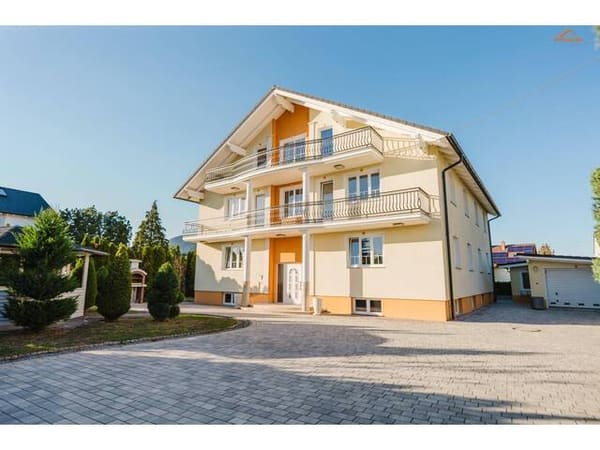 Immobilie in Ternitz - Exklusives Mehrfamilienhaus in Bestlage von Ternitz – Traumhafter Bergblick und großes Ausbaupotenzial - Bild 0