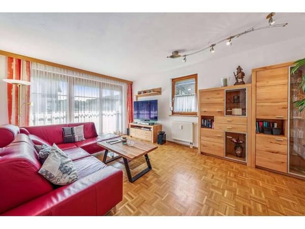 Immobilie in Oberndorf bei Salzburg - GEPFLEGTE 3-ZIMMER-WOHNUNG MIT BALKON UND TIEFGARAGE IN OBERNDORF - Bild 0