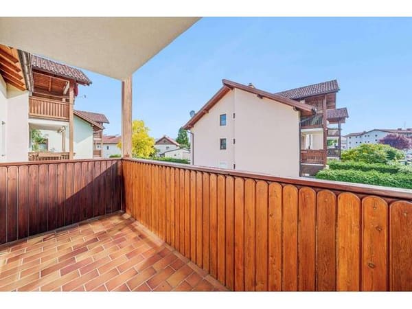 Immobilie in Oberndorf bei Salzburg - GEPFLEGTE 3-ZIMMER-WOHNUNG MIT BALKON UND TIEFGARAGE IN OBERNDORF - Bild 3