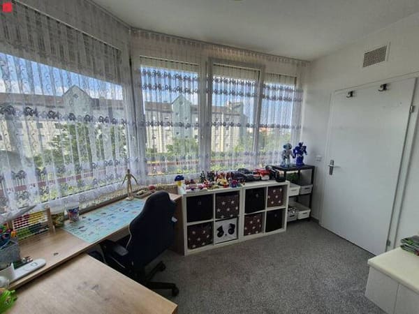 Immobilie in Asten - Helle Familienwohnung im Top-Zustand mit südseitiger Loggia - Bild 1
