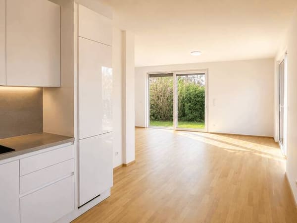 Immobilie in Deutsch-Wagram - EINZIEHEN & WOHLFÜHLEN | Modernes Einfamilienhaus mit Küche, großem Eigengarten & 2 Stellplätzen - Bild 2