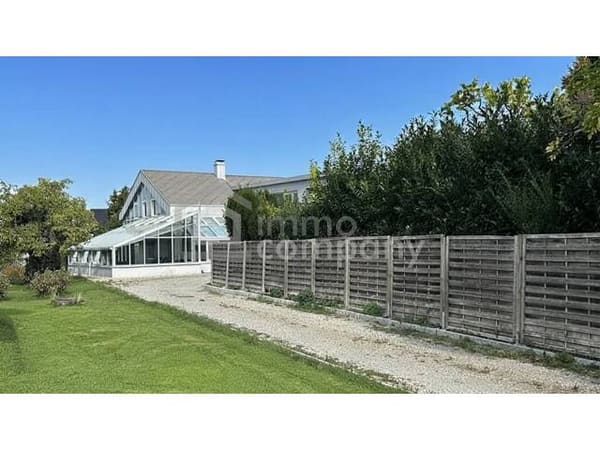 Immobilie in Fußach - Sehr großes Einfamilienhaus mit Hallenbad/Schwimmbad, Massage-Badewannen, für eine größere Familie oder Paare, die sehr viel Bewegungsspielraum lieben. - Bild 2