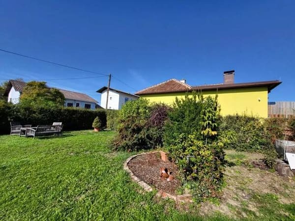 Immobilie in Leobendorf - Ein 3 Zi-Bungalow auf einem gepachteten Grundstück, mit einem Kachelofen, einem vollwertigen Keller und einem zusätzlichen Raum, der als Flur genutzt werden kann. - Bild 2
