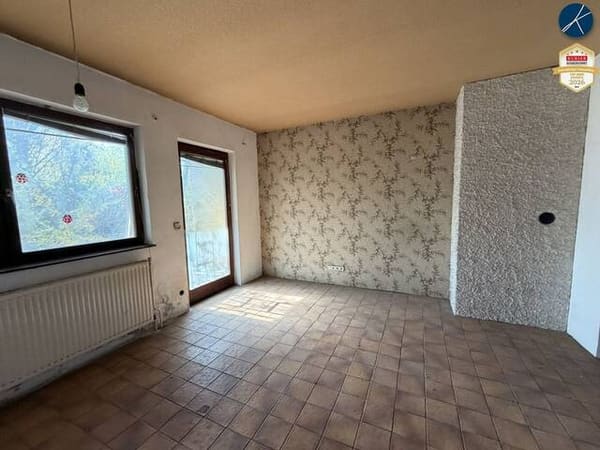 Immobilie in Theresienfeld - Sanierungsbedürftiges Einfamilienhaus in ruhiger Siedlungslage! - Bild 1