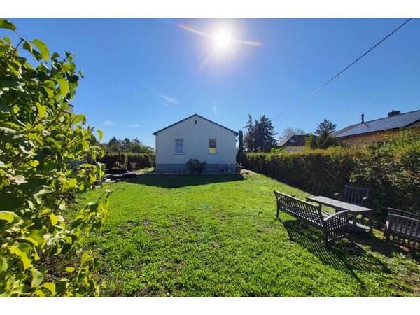 Immobilie in Leobendorf - Ein 3 Zi-Bungalow auf einem gepachteten Grundstück, mit einem Kachelofen, einem vollwertigen Keller und einem zusätzlichen Raum, der als Flur genutzt werden kann. - Bild 3