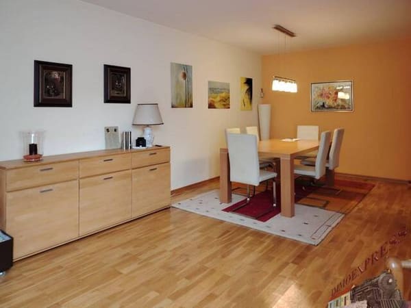 Immobilie in Baden - Familientraum in Baden – Großzügige 4-Zimmer-Eigentumswohnung (ca. 122m²) mit Loggia (8,5m²) - Bild 2
