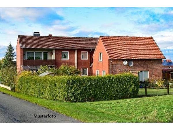 Immobilie in Gloggnitz - Attraktives Immobilienpaket: Wohn- und Geschäftshaus & freistehendes Einfamilienhaus - Bild 0