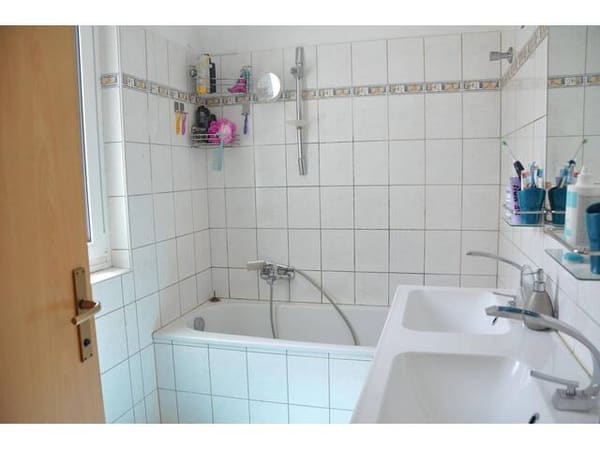 Immobilie in Bad Gastein - 4 Zimmer FAMILIENWOHNUNG in Bad Gasteiner Top- Lage, energetisch umfassend saniertes Haus- ehemalige Polizeiinspektion Bad Gastein, inkl. großem Lagerraum und privatem PKW- Stellplatz - Bild 4