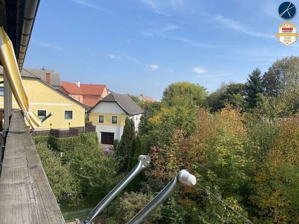 Immobilie in Groß-Siegharts - Wohnhaus mit Geschäftsräumlichkeiten in zentraler Lage. - Bild 1
