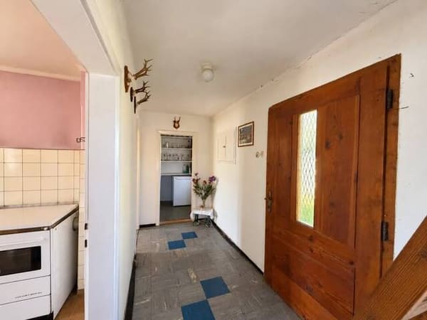 Immobilie in Traundorf - Ihr Haus. Ihr Garten. Ihre Ideen. - Haus mit Bergblick und viel Gestaltungspotenzial in Traundorf - Bild 1