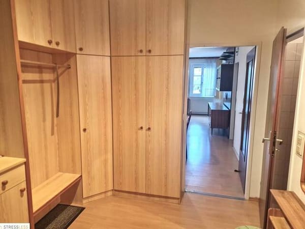 Immobilie in Tulln an der Donau - Familienfreundliche, zentrumsnahe 3 Zimmer-Wohnung mit kleiner Loggia in Grünruhelage von Tulln! - Bild 2