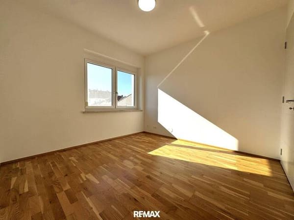 Immobilie in Eisenstadt - Exklusive 3 Zimmer Wohnung in Eisenstadt mit Terrasse, Parkplatz, Fußbodenheizung – TOP Lage! - Bild 4